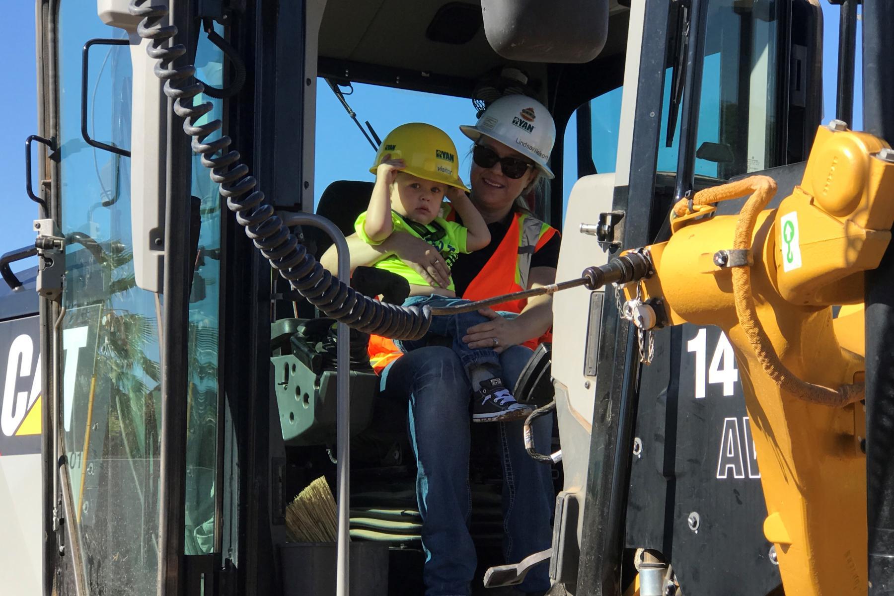 Woman_In_Construction