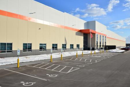 Mills Fleet Farm Exterior Entrance
