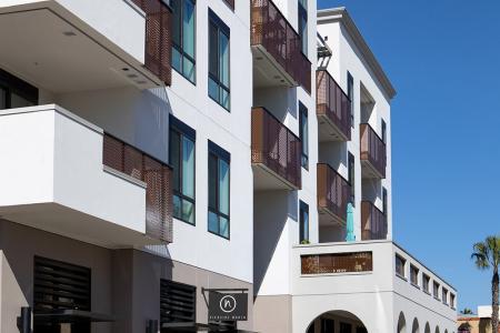 Pierside Apartments North Exterior 