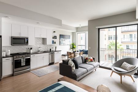 Pierside Apartments South Kitchen