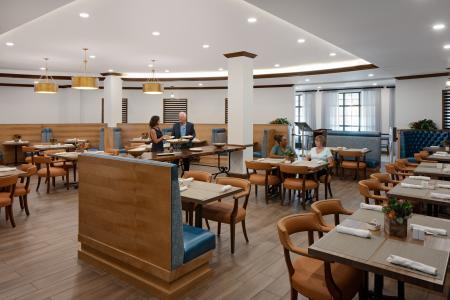 Grand Living at Lakewood Ranch Casual Dining Room
