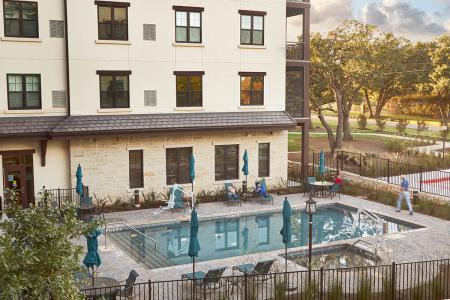 Grand Living at Georgetown Pool